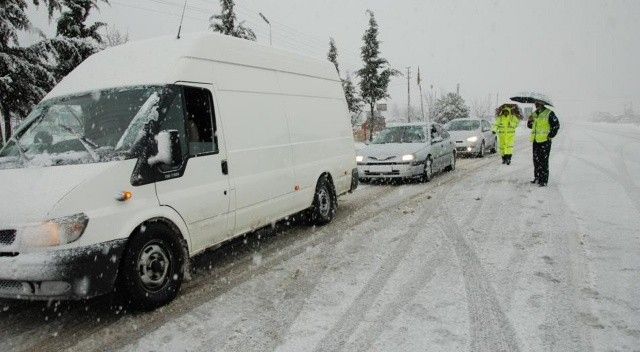 Antalya-Konya karayolunda tır ve otobüslere izin verilmiyor, bir çok mahallenin yolları kapandı