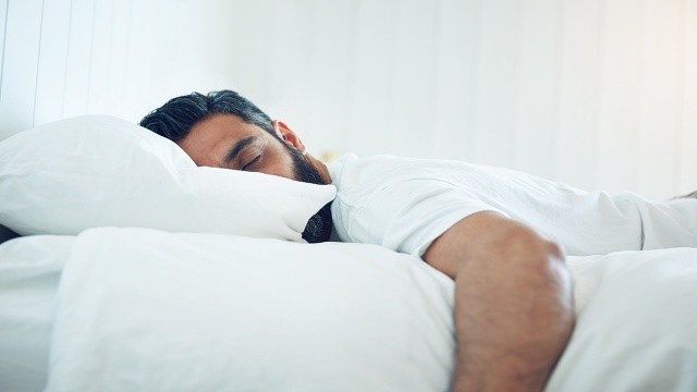Beynimize uyurken de rahat yok! Yabancı sesler zihnimizi alarma geçiriyor