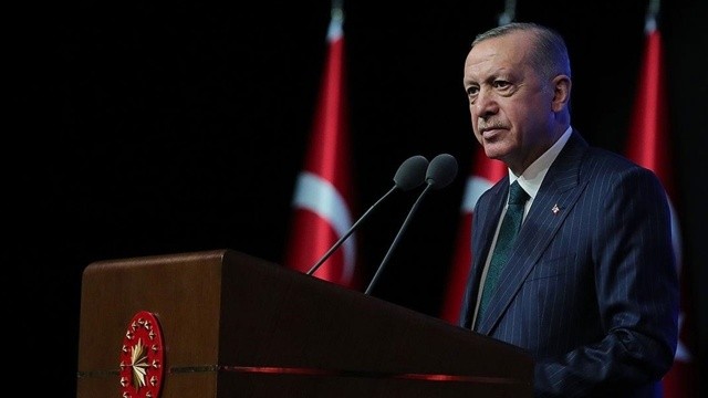 Erdoğan, sosyal medya dilini eleştirip Türkçe&#039;nin önemine vurgu yaptı