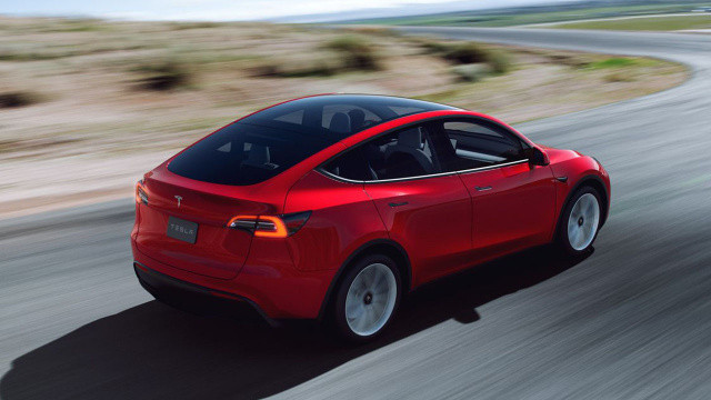 Elon Musk eleştirilerin odağında: Tesla zammı araç sahiplerini kızdırdı