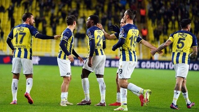 Fenerbahçe, Altay&#039;ı evinde 2-1 yendi
