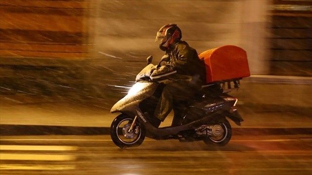 İstanbul&#039;da motokuryelerin trafiğe çıkış yasağı sona eriyor