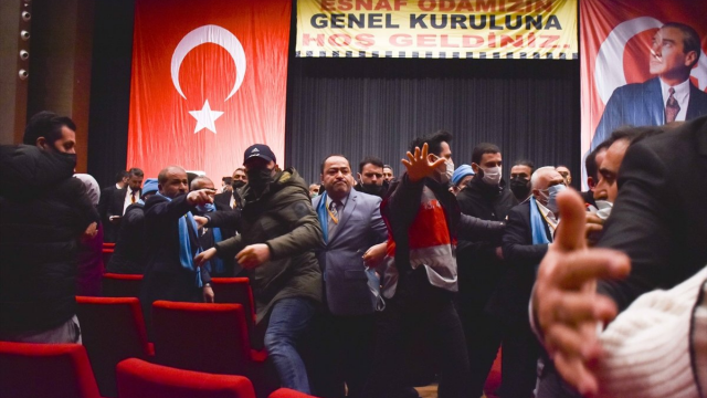 İstanbul Taksiciler Esnafı Odası seçimlerinde arbede yaşandı