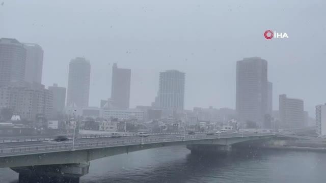Japonya’da yoğun kar yağışı: 99 uçuş iptal edildi