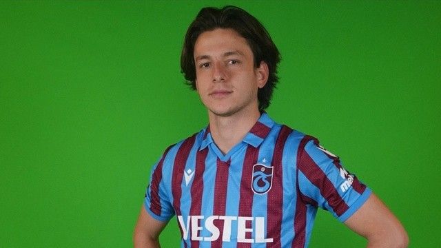 Lider Trabzon&#039;dan yeni transfer! 4,5 yıllık anlaşma duyuruldu