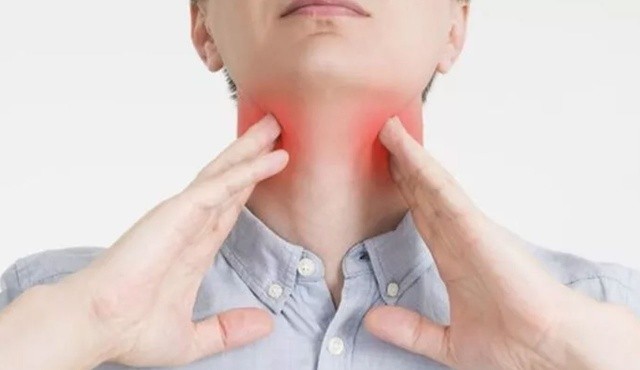 Omicron’un belirtisi boğaz ağrısı