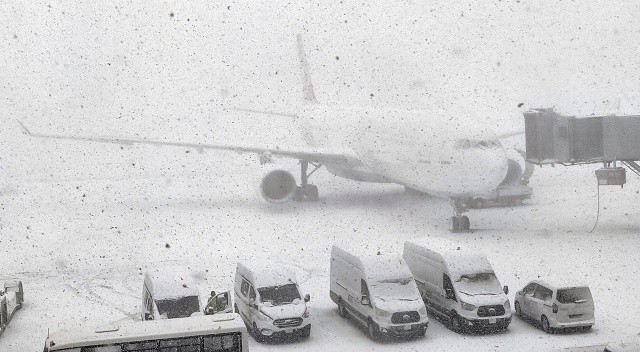 THY&#039;den İstanbul Havalimanı kararı: Uçuşlar 00.00&#039;a kadar durduruldu