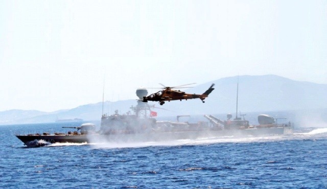 Yunan&#039;ı korku sardı, şikayete başladılar: Türkiye en büyük filosu ile adalarımız boyunca dizildi