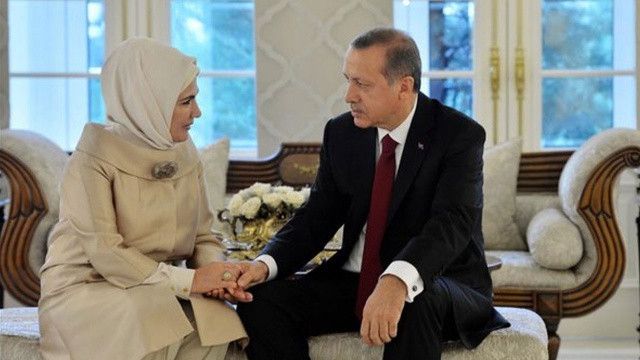 Bakan Koca: Erdoğan ve eşinin sağlık durumu çalışmalarını aksatmayacak kadar iyi