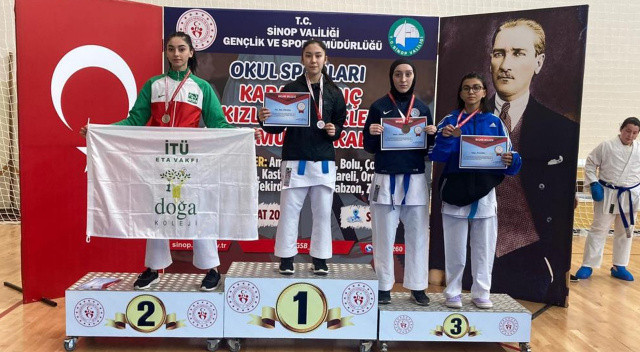 İhlas Koleji öğrencisi Sena Türkmen&#039;den karatede birincilik