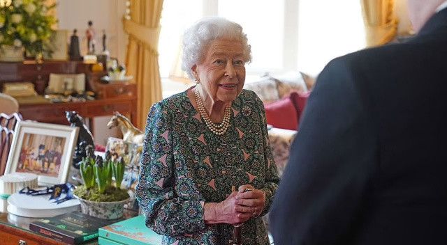 Kraliçe Elizabeth itiraf etti: Hareket edemiyorum