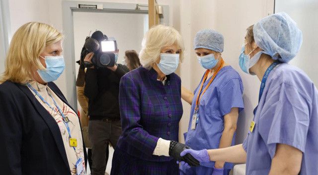Prens Charles’ın eşi Camilla koronavirüse yakalandı