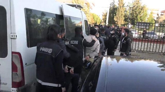 Şanlıurfa’da zehir tacirlerine operasyon, 11 kişi tutuklandı