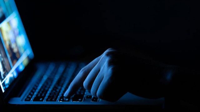 Ukrayna sanal dünyada da alarmda: Birçok devlet kurumuna siber saldırı
