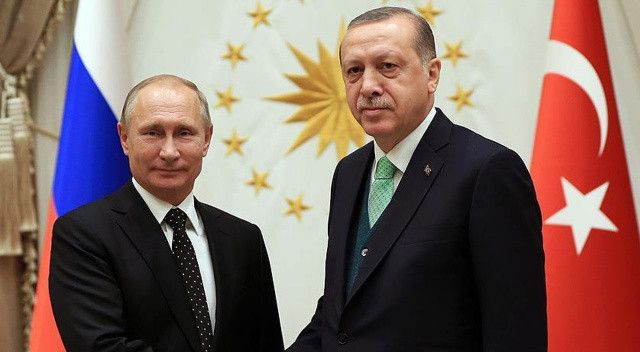 Cumhurbaşkanı Erdoğan, Putin&#039;le görüştü: Ankara veya İstanbul&#039;u işaret etti