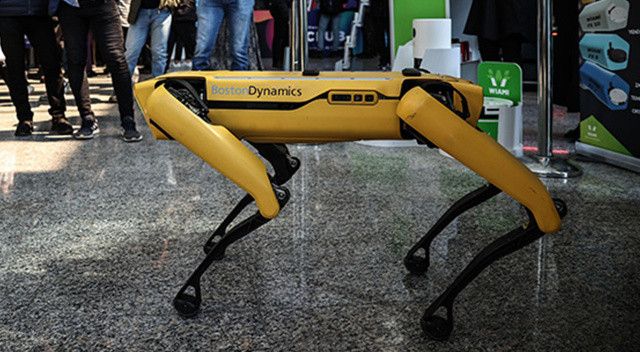 İTÜ Robot Olimpiyatları başladı: Boston Dynamics&#039;in köpeğine büyük ilgi