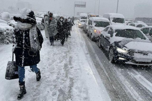 İstanbul&#039;da yoğun kar alarmı! Önlemler açıklandı