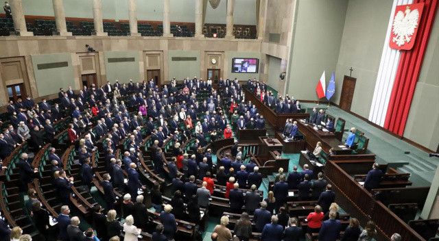 Polonya’dan Ukraynalı sığınmacılara yardım yasasını onayladı