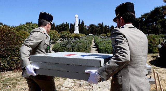107 yıl sonra bulundu, sadece birinin kimliği tespit edilebildi: 17 Fransız askerin kemikleri nakledildi
