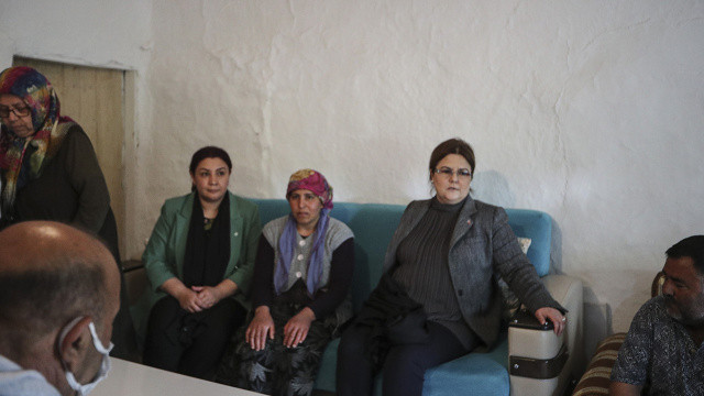 Aile Bakanı&#039;ndan Kırşehir&#039;de katledilen Şeyma&#039;nın ailesine ziyaret