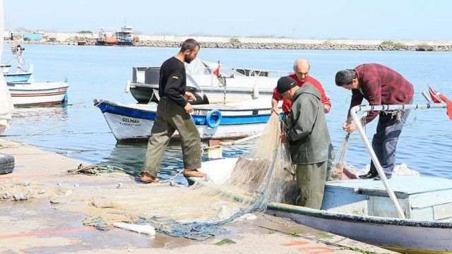 Akdeniz&#039;de balık ağına 62 kilo esrar takıldı