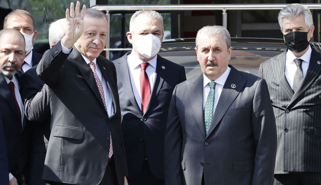 Cumhurbaşkanı Erdoğan&#039;dan Mustafa Destici&#039;ye sürpriz ziyaret