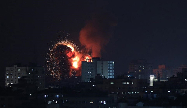 İsrail, Gazze Şeridi&#039;ni vurdu