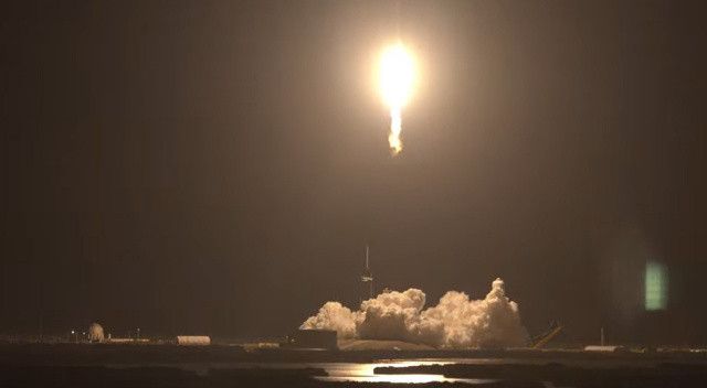 NASA astronotları SpaceX roketiyle uzaya fırlatıldı