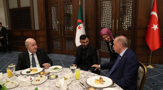 Cumhurbaşkanı Recep Tayyip Erdoğan ile Rachid Ghezzal&#039;in futbol sohbeti