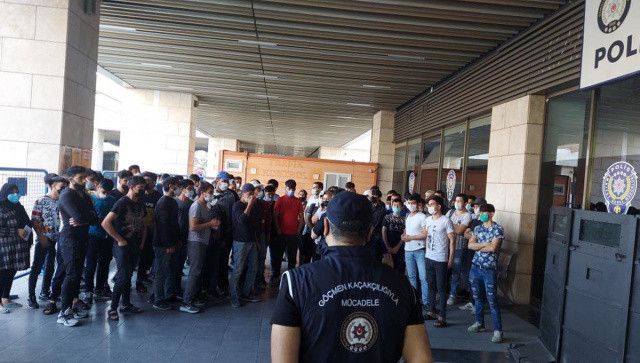 Denizli’de düzensiz göçmen operasyonu: 85 kişi yakalandı