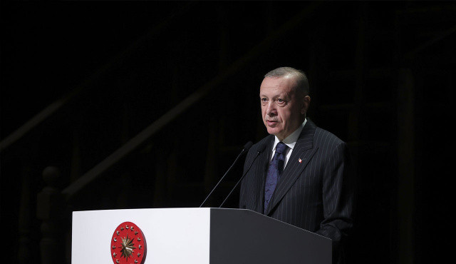 Erdoğan: Sosyal medya bütün toplumlar için ciddi risk