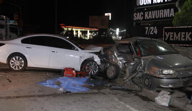 Manisa&#039;da ehliyetsiz sürücü dehşeti: 4 ölü, 2 yaralı