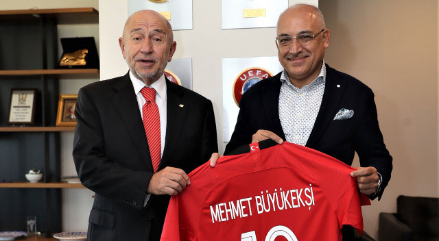 Mehmet Büyükekşi, Türkiye Futbol Federasyonu Başkanlığı&#039;na aday olduğunu açıkladı