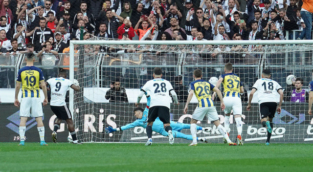Michy Batshuayi yine penaltı kaçırdı! Beşiktaş taraftarını çıldırtan golcü...