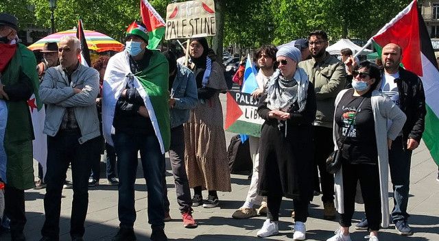 Parisliler gözaltına alınan Filistinliler için sokaklara döküldü