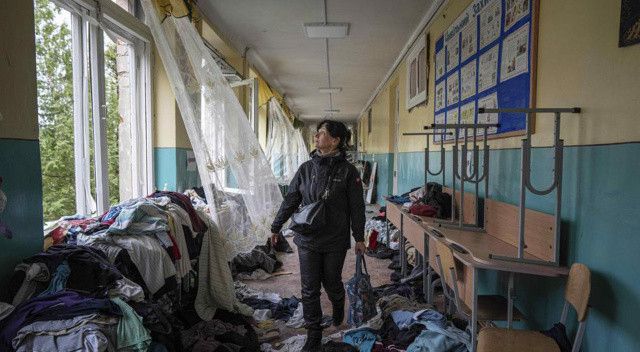Rusya’nın korkunç yüzü! Okulları göstere göstere bombaladı