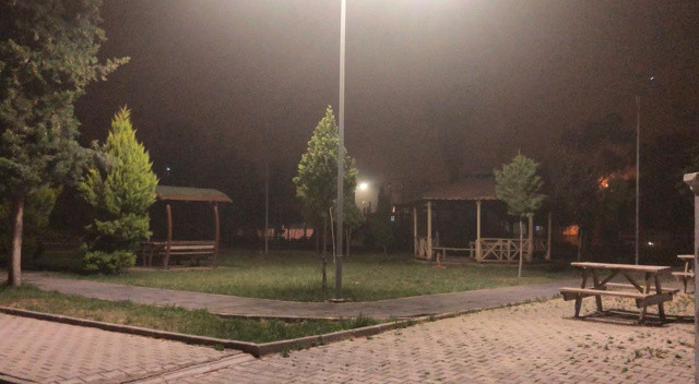 Toz bulutu Türkiye&#039;ye ulaştı: Sınır ilçeleri kızıla büründü