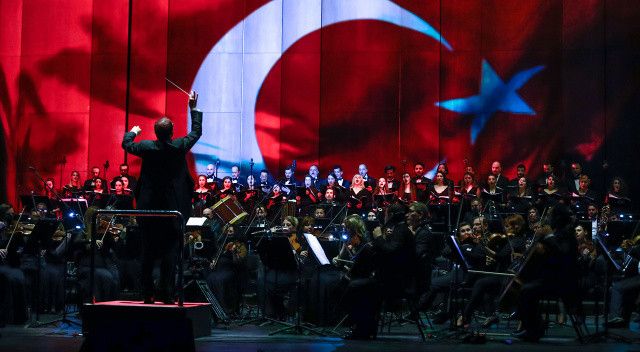 Türkiye&#039;de ilk: AKM&#039;de senfonik konser ile dijital sanat harmanı