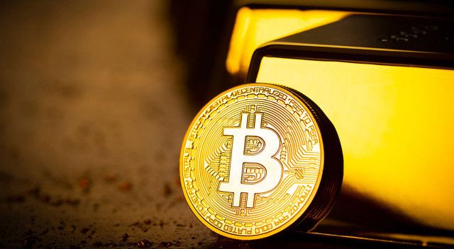 Ünlü ekonomistten piyasaları sallayacak tahmin: Altın ve Bitcoin’i yakından takip edin
