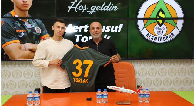 Aytemiz Alanyaspor ilk transferini yaptı... Mert Yusuf Torlak&#039;tan 5 yıllık imza