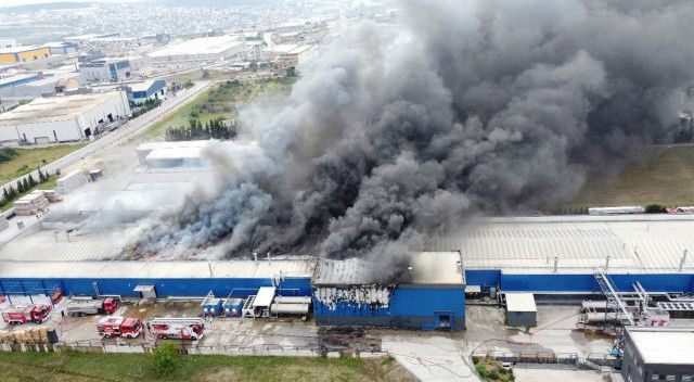 Kocaeli&#039;de kimya fabrikasında çıkan yangın söndürüldü