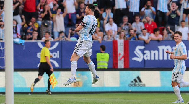 Messi&#039;de 1 maçta 5 gol! 81 yıllık rekoru yakaladı... Arjantin - Estonya ÖZET