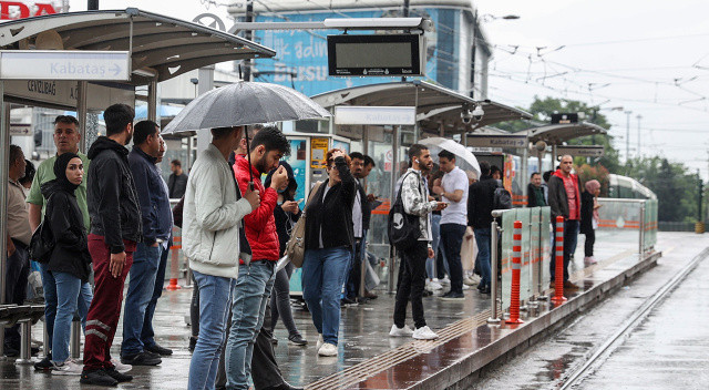 Meteoroloji&#039;den 34 kent için sarı alarm! İstanbul, Ankara, Bursa dikkat... Çok kuvvetli geliyor (12 Haziran 2022 hava durumu)