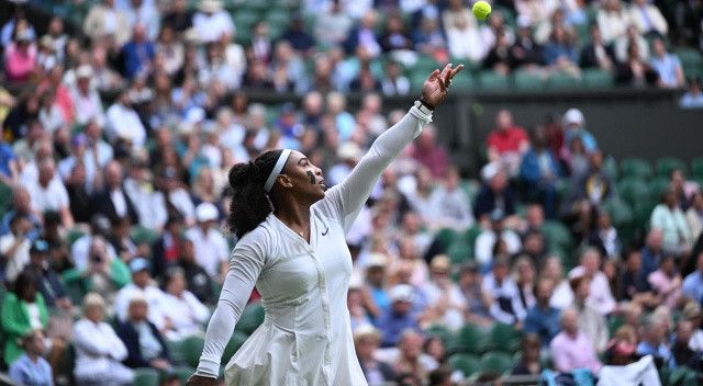 Serena Williams 7 şampiyonluk yaşadığı Wimbledon&#039;a Harmony Tan yenilgisiyle veda etti