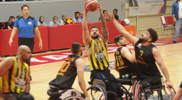Tekerlekli Sandalye Basketbol Ligi&#039;nde Galatasaray&#039;ı eleyen Fenerbahçe finalde