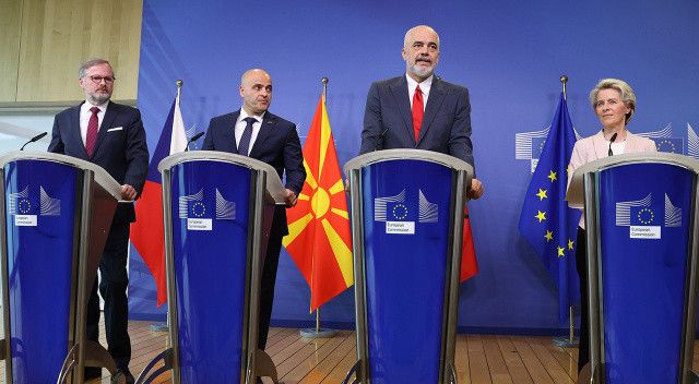 Arnavutluk ve Kuzey Makedonya AB&#039;ye giriyor: Katılım müzakereleri başladı