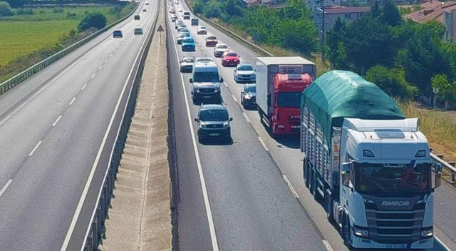 Günübirlikçiler yolda: İstanbul-Tekirdağ yolu kilit
