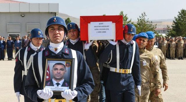 Şehit Jandarma Uzman Çavuş Mustafa Bozkurt dualarla uğurlandı