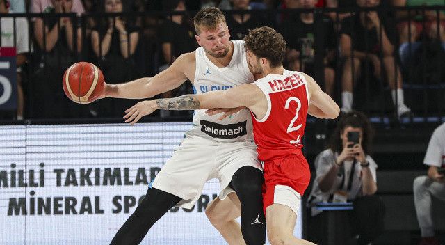 Basketbol haberleri... A Milli Takım Slovenya&#039;ya mağlup! Doncic &amp; Dragic ikilisinden 51 sayı yedik