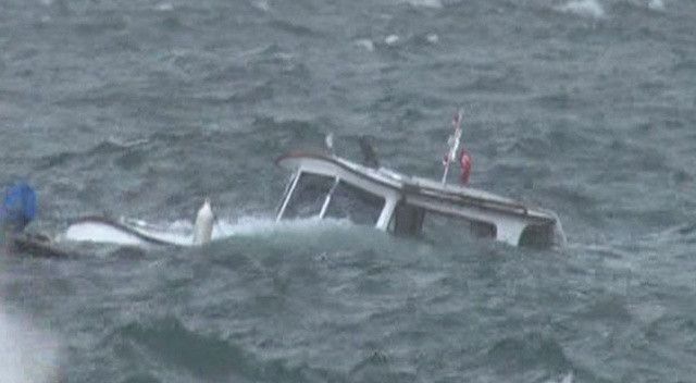 Beykoz&#039;da denizde korku dolu anlar! 9 kişinin olduğu tekne battı
